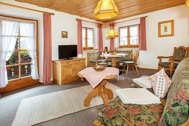 Gaestehaus Menkenbauer Ruhpolding Εξωτερικό φωτογραφία
