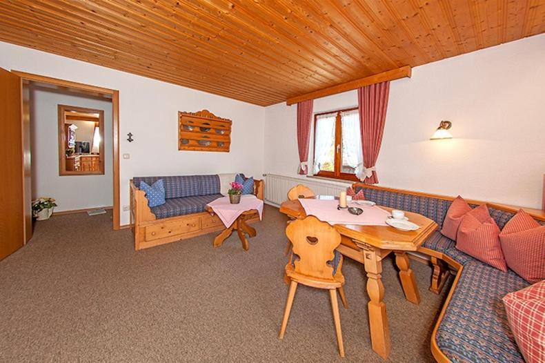 Gaestehaus Menkenbauer Ruhpolding Εξωτερικό φωτογραφία