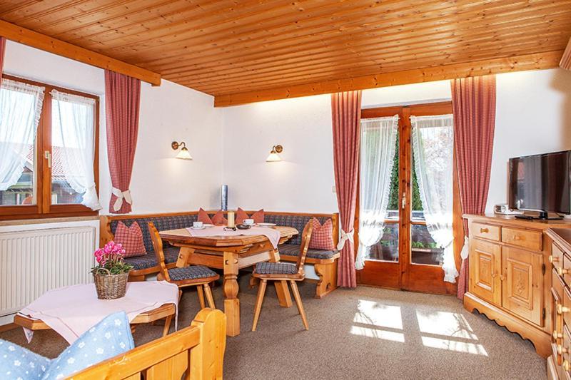 Gaestehaus Menkenbauer Ruhpolding Εξωτερικό φωτογραφία