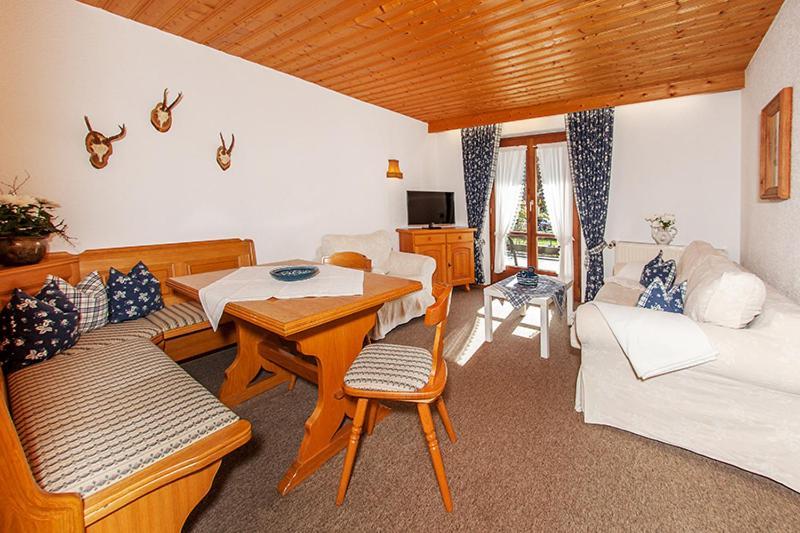 Gaestehaus Menkenbauer Ruhpolding Εξωτερικό φωτογραφία